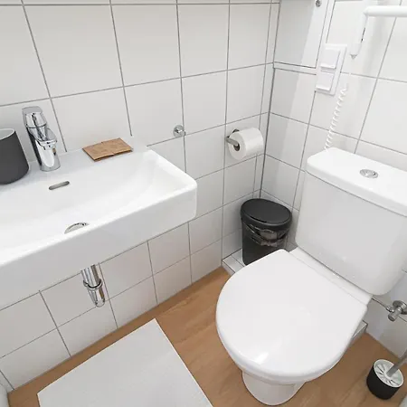 Lovely With Great Location No 6 By Urban Rent